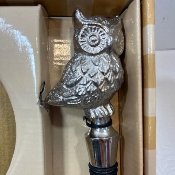 NEW Bombay 2-Piece Owl Wine Bottle Stopper & Coaster Set Nickel- Finish Gift Set - Picture 8 of 8